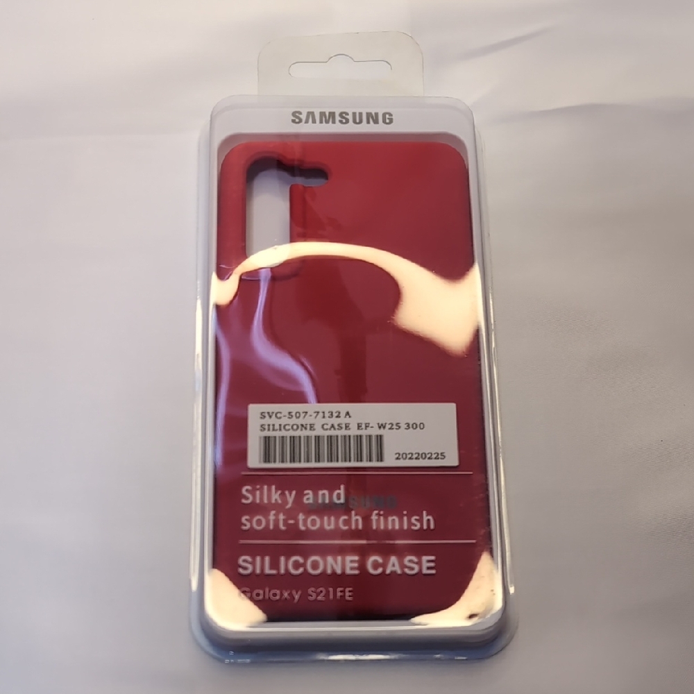 Samsung Galaxy S21 FE Red Silicone Cover